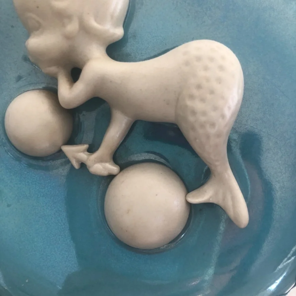 MCM Vintage Mermaid Poking Bubbles Wall Plaque Blue/White - Picture 3 of 8